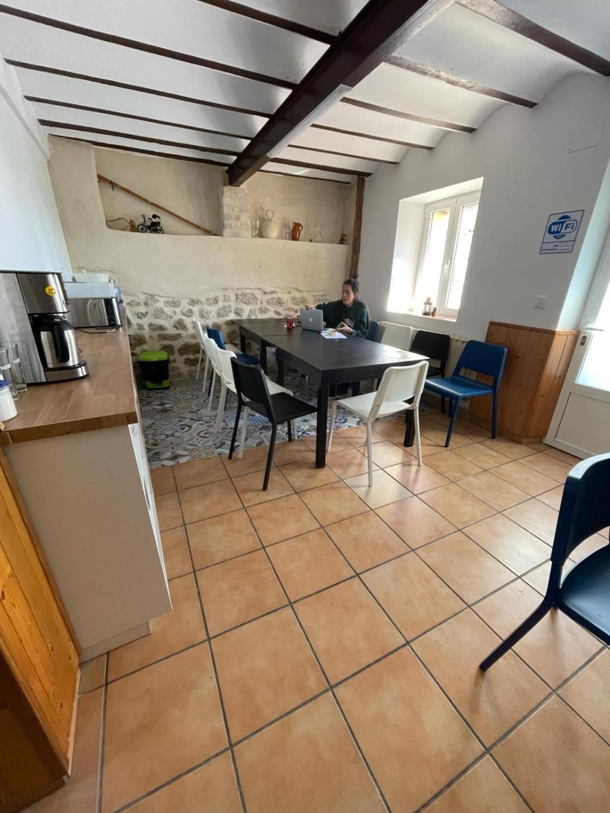 Albergue El Alfar/Pilgrim Hostel Hornillos del Camino Esterno foto