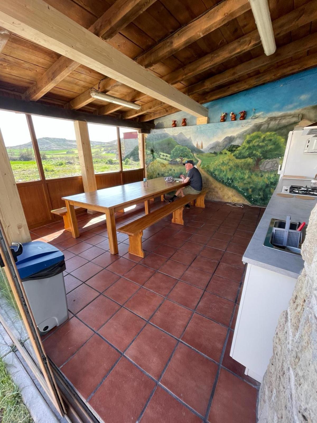 Albergue El Alfar/Pilgrim Hostel Hornillos del Camino Esterno foto