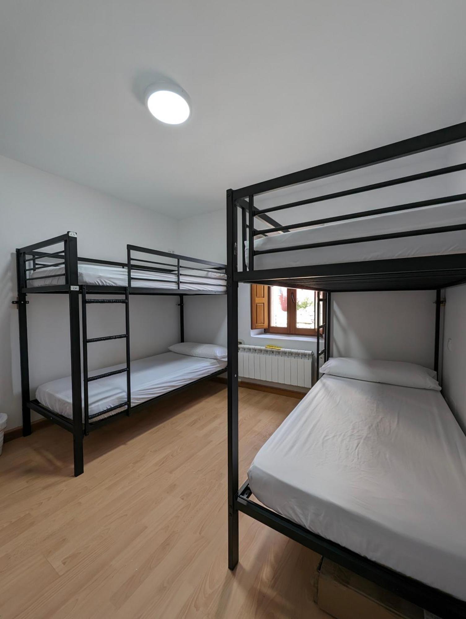 Albergue El Alfar/Pilgrim Hostel Hornillos del Camino Esterno foto