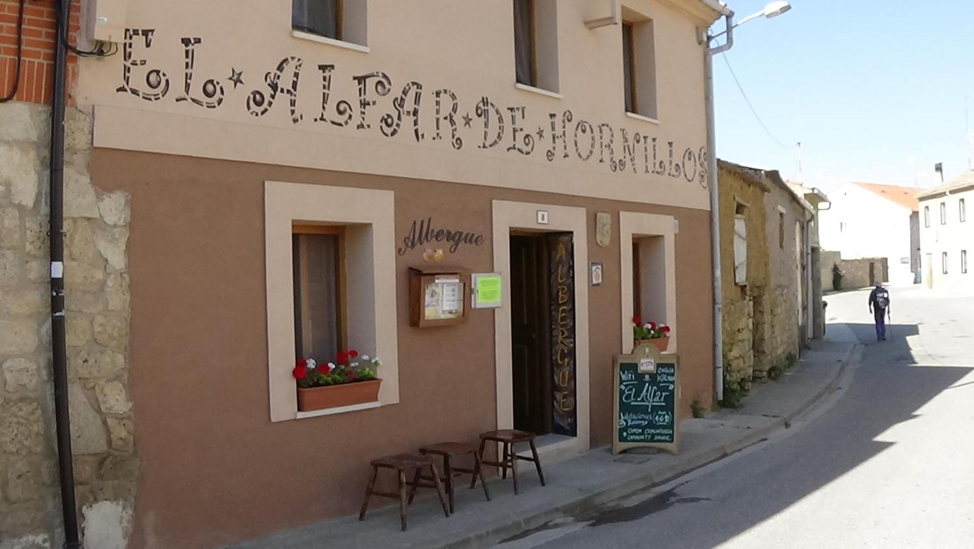 Albergue El Alfar/Pilgrim Hostel Hornillos del Camino Esterno foto